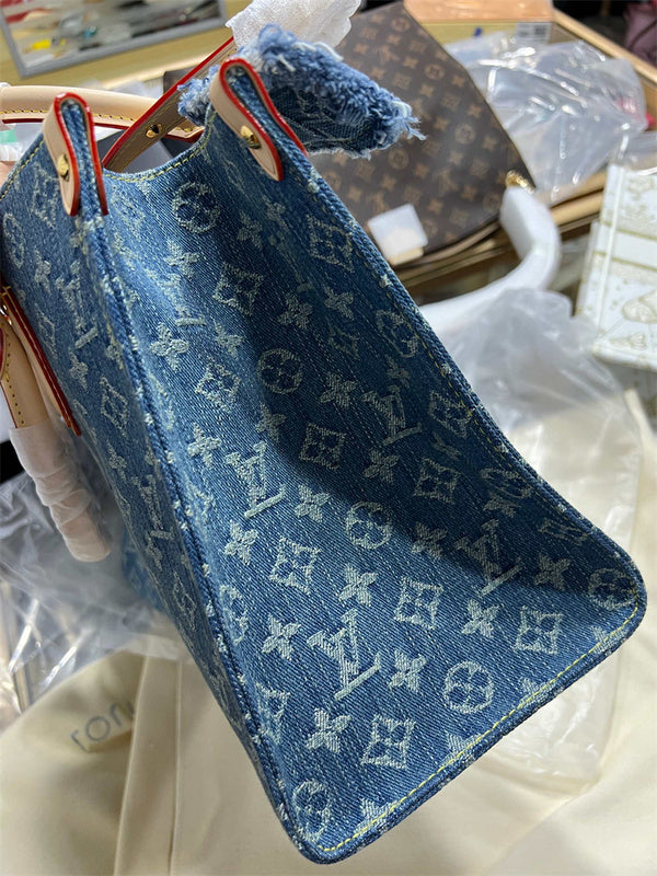  top-handle bag interior and compartment view 9