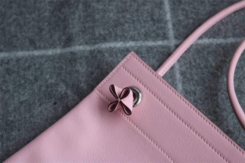 Classic bag women's premium everyday handbag