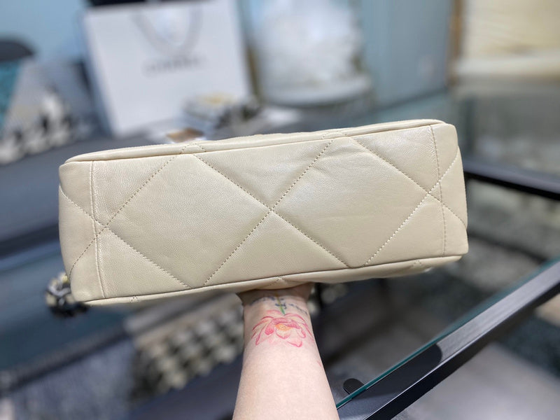 Zivas Charm Understated Luxury Designer Handbag (Structured Everyday Essential) – Detail View