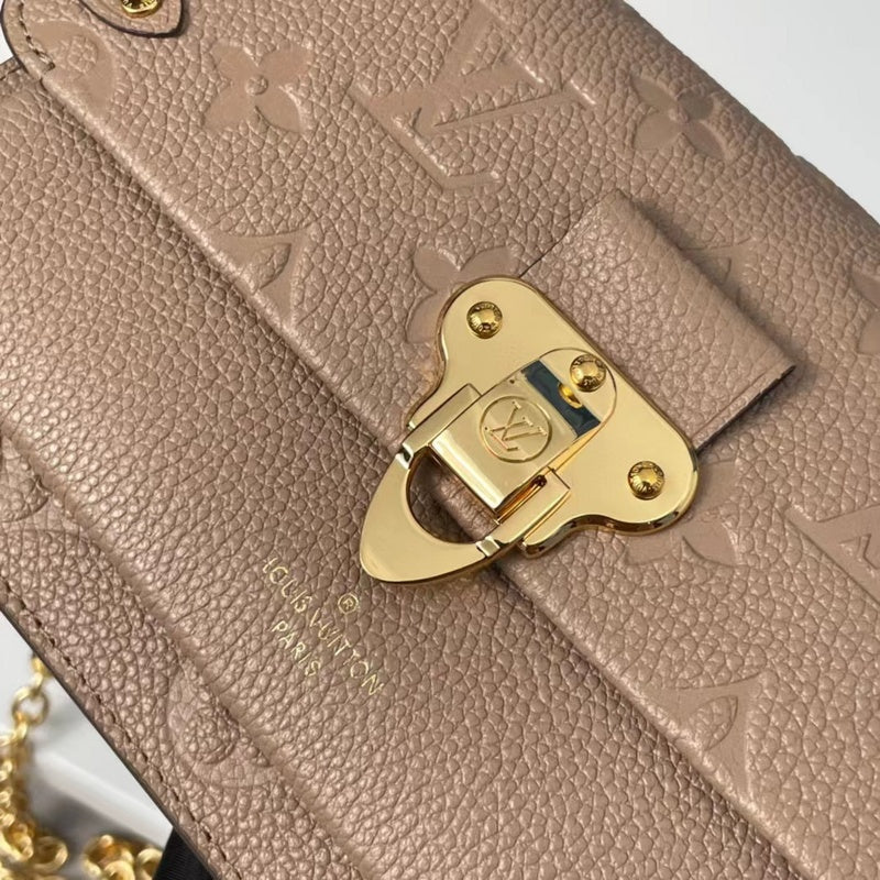 Side profile of everyday-luxe classic women's handbag – women's premium purse