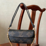  crossbody bag interior and compartment view 9