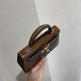  minimalist everyday bag detail view showing craftsmanship 8
