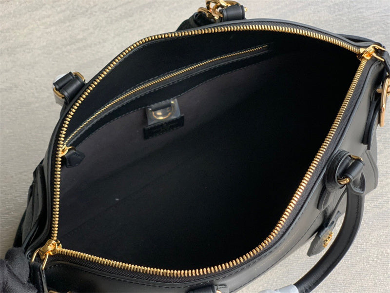  top-handle bag close-up of hardware and finish