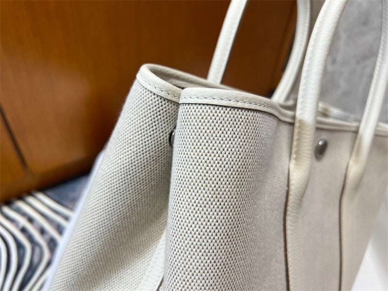  Effortless everyday bag carried on shoulder 22