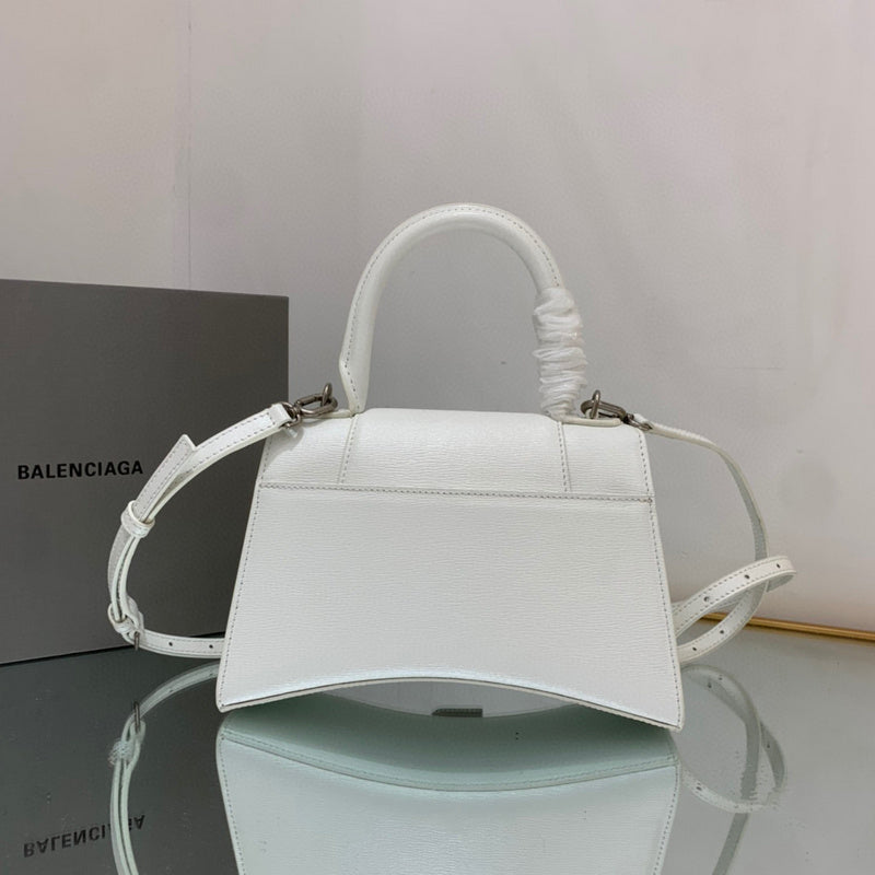 Zivas Charm Effortless Sophistication Statement Handbag (Polished Everyday Piece) – Detail View