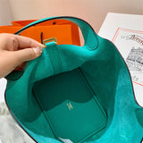  shoulder bag interior and compartment view 21