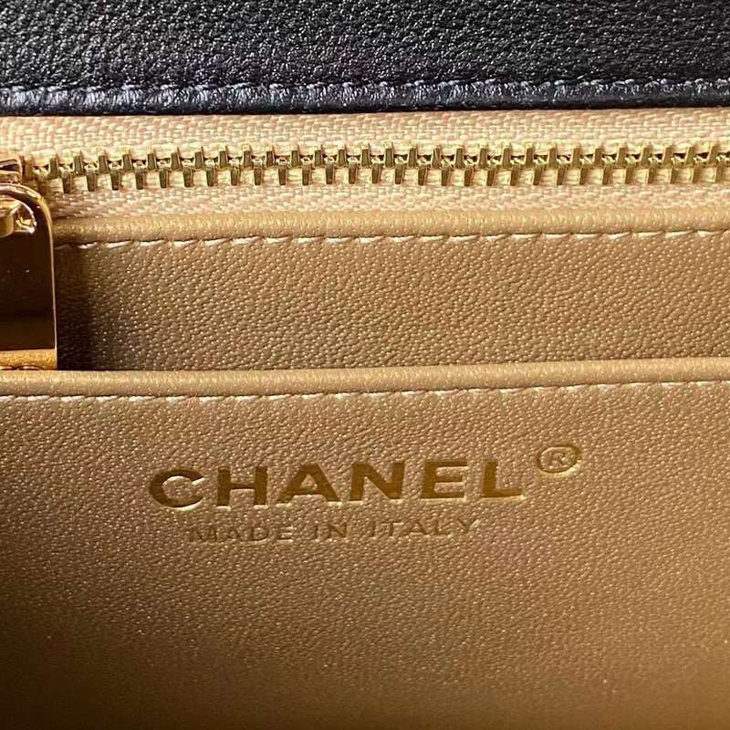 Zivas Charm Chic Craftsmanship Luxury Handbag (Refined Modern Silhouette) – Lifestyle Shot