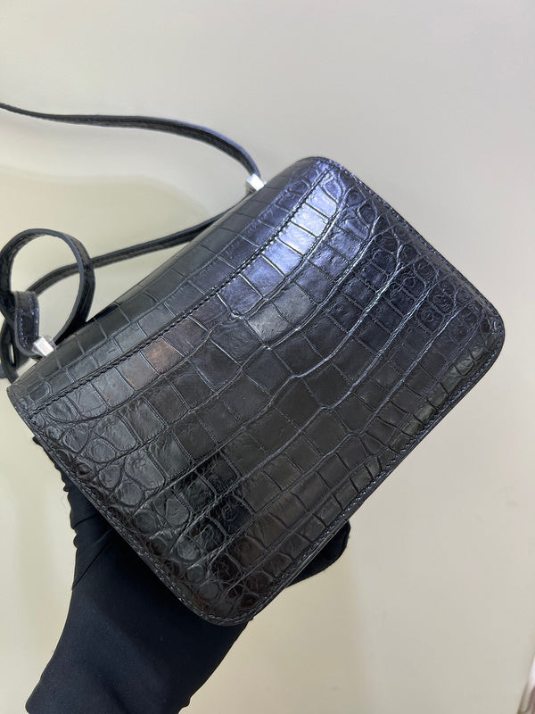 Smart handbag styled for everyday wear