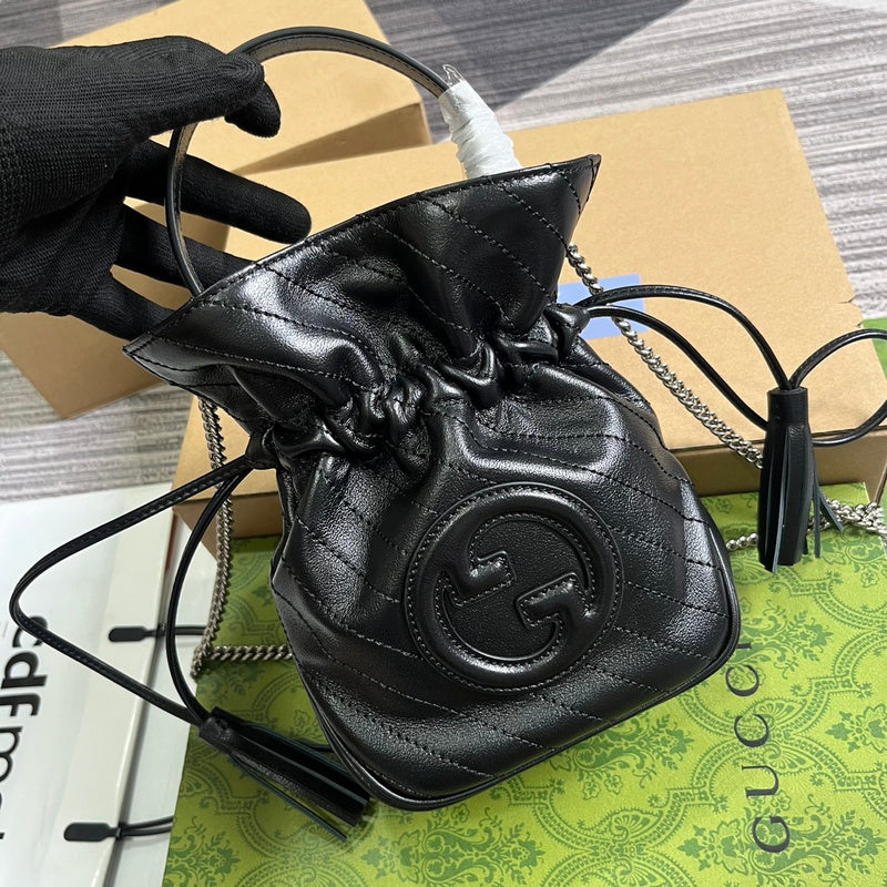 Front view of everyday-luxe elevated women's handbag – women's designer-style accessory
