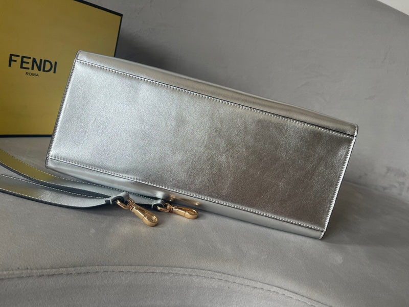 Ziva's Charm handbag – interior view (36cm*17cm*31cm)