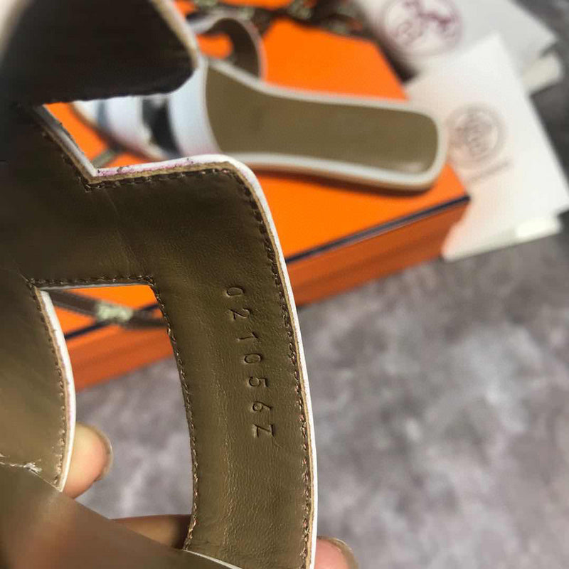 Hermes sandals Style 075 - sole and craftsmanship detail