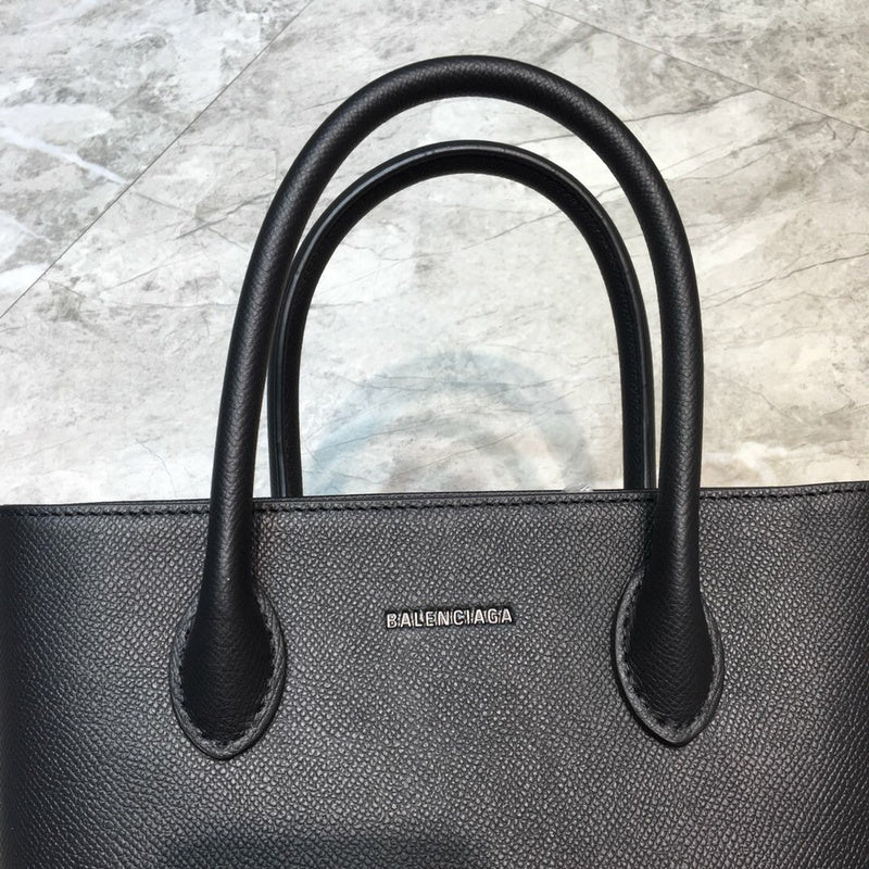 Sophisticated Vegan Leather Handbag - Chic Everyday Appeal | Women's Luxury Handbag #912 - interior view (image 6) of designer-inspired handbag