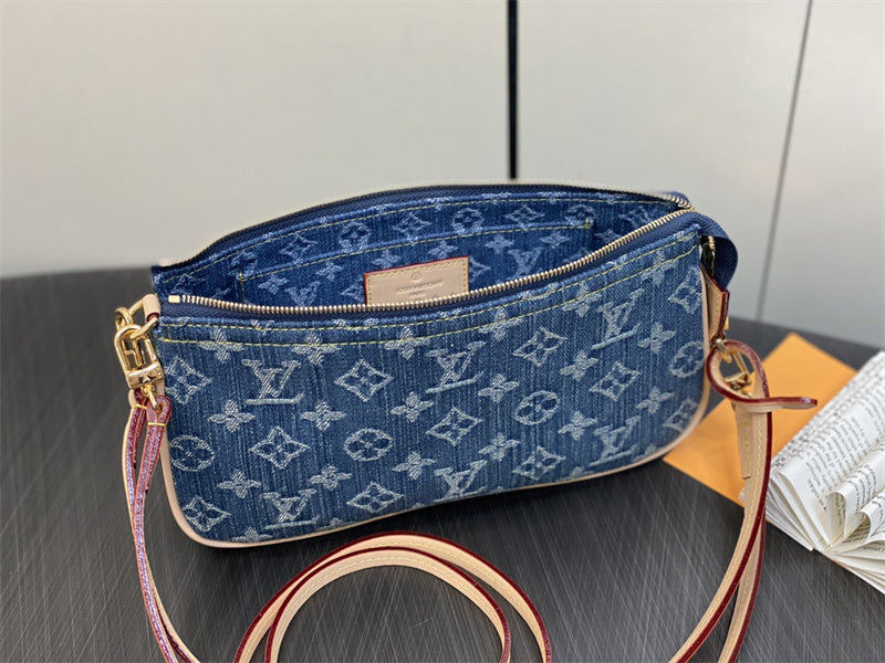  everyday bag interior and compartment view 21