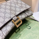 Ziva's Charm handbag – close-up view (one versatile size)