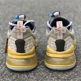 Nike Men's & Women's Luxury Low-Top Trainers — Style 021 hardware detail