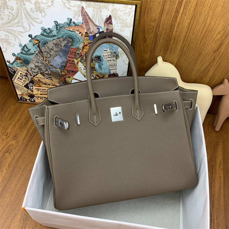  elegant everyday bag detail view showing craftsmanship 32