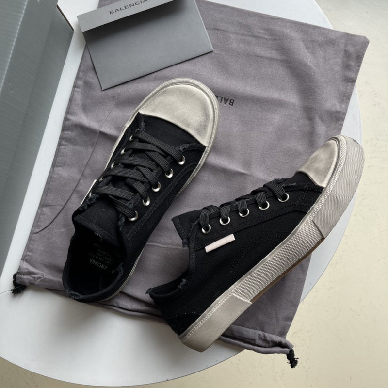 Zivas Charm Modern Minimalist Look Designer Shoes (Versatile Style Upgrade) – Close-Up Detail