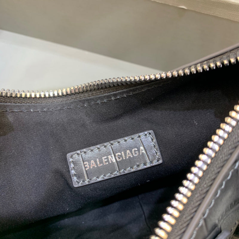 Effortless Premium PU Leather Handbag - Everyday Elegance | Women's Designer-Inspired Purse #380 - alternate angle view (image 8) of designer-inspired handbag