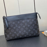  everyday crossbody bag styled with outfit 18