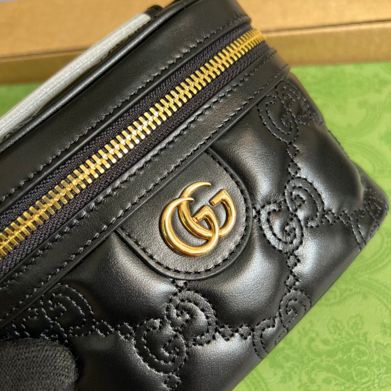 Styled lifestyle shot of everyday-luxe modern women's handbag – women's statement bag