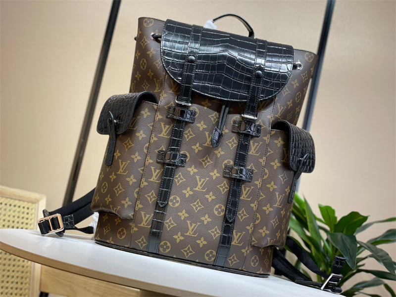  refined everyday bag detail view showing craftsmanship