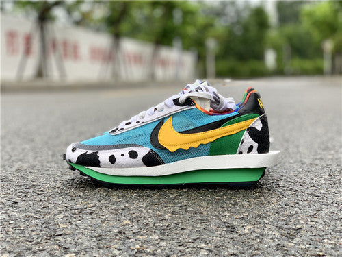 Nike Men's & Women's Premium Low-Top Trainers — Style 073 hardware detail