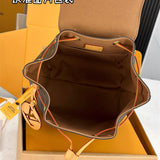  Contemporary tote bag front view 13