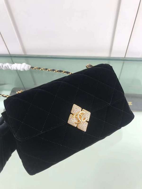 Zivas Charm Understated Luxury Fashion Handbag (Designer-Inspired Craftsmanship) – Side Profile