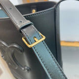 Handle and strap detail of refined classic women's handbag – women's everyday handbag
