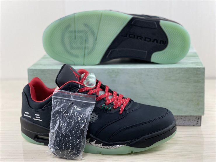 Nike Men's & Women's Premium Low-Top Trainers — Style 253 front view