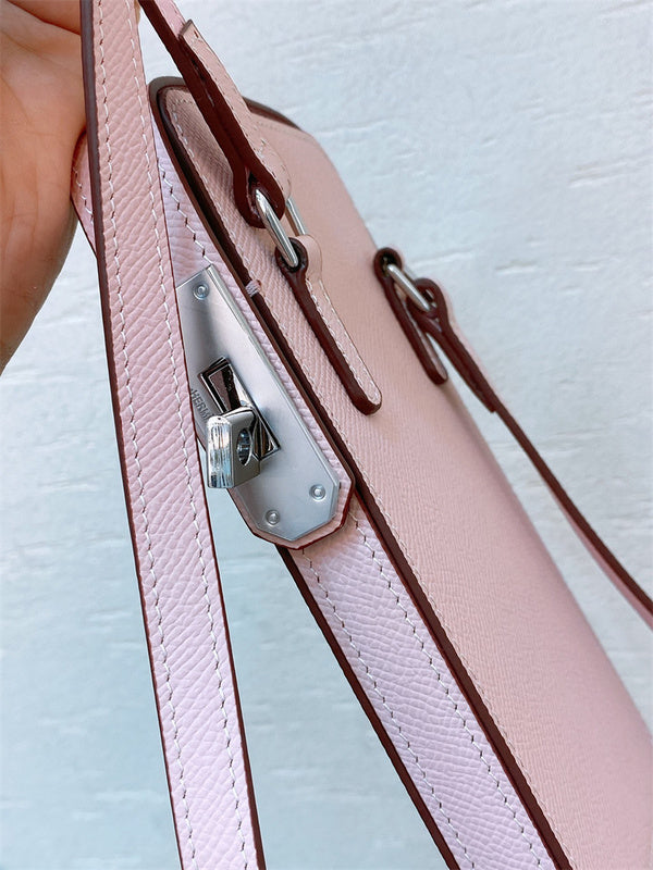  satchel close-up of hardware and finish 41