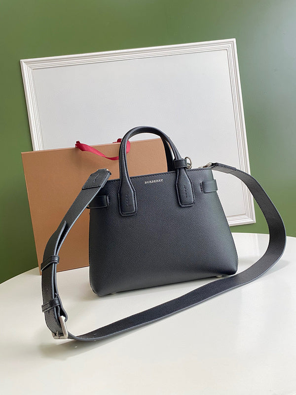 Ziva's Charm handbag – front view (one versatile size)