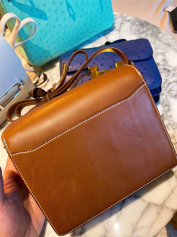  Contemporary everyday bag front view 7