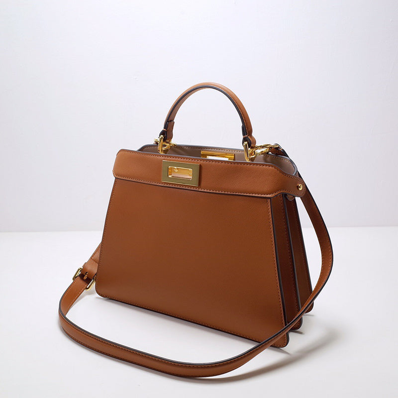 Ziva's Charm handbag – close-up view (27cm*21cm*9.5cm)