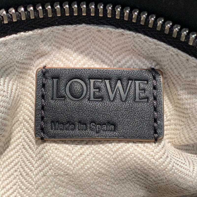Ziva's Charm handbag – detail view (24cm*10.5cm*16cm)