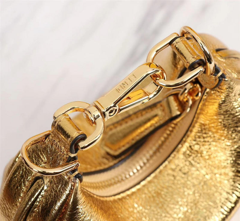 Ziva's Charm handbag – close-up view (Standard Size)