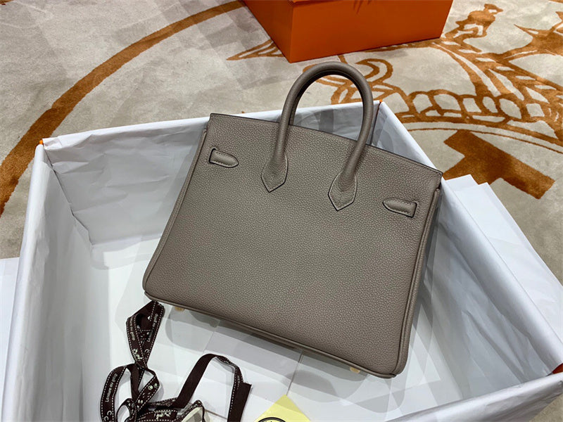 Versatile handbag styled for everyday wear
