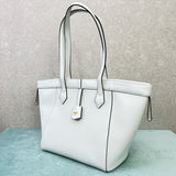 Ziva's Charm handbag – carry view (15cm*18.5cm*18cm)