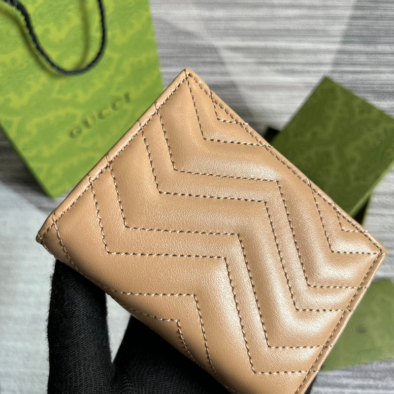 Styled lifestyle shot of modern everyday-luxe women's handbag – women's luxury accessory