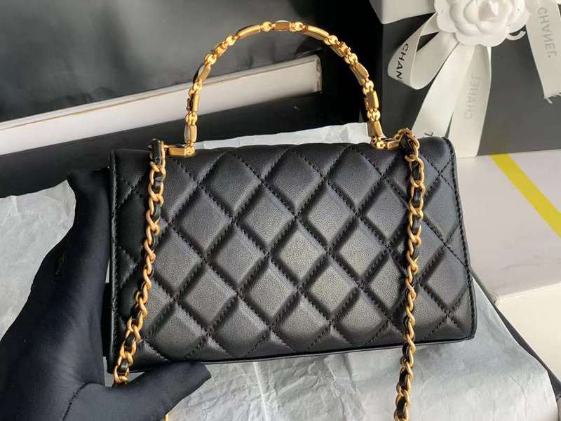 Zivas Charm Everyday Sophistication Everyday Handbag (Statement-Ready Design) – Detail View