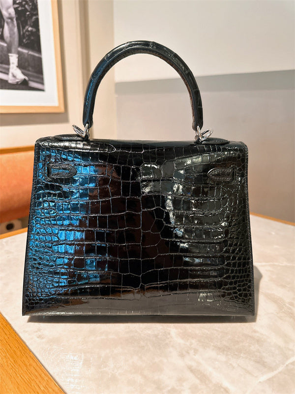 Versatile handbag styled for everyday wear