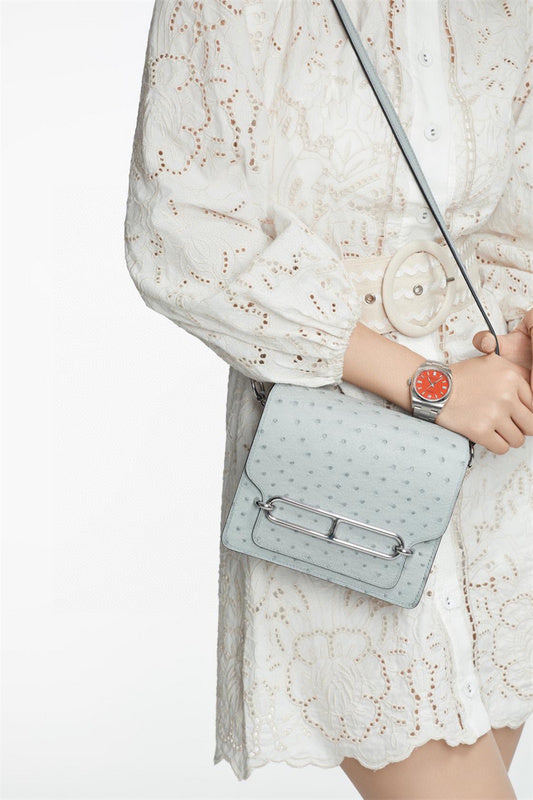  smart carryall bag detail view showing craftsmanship 8