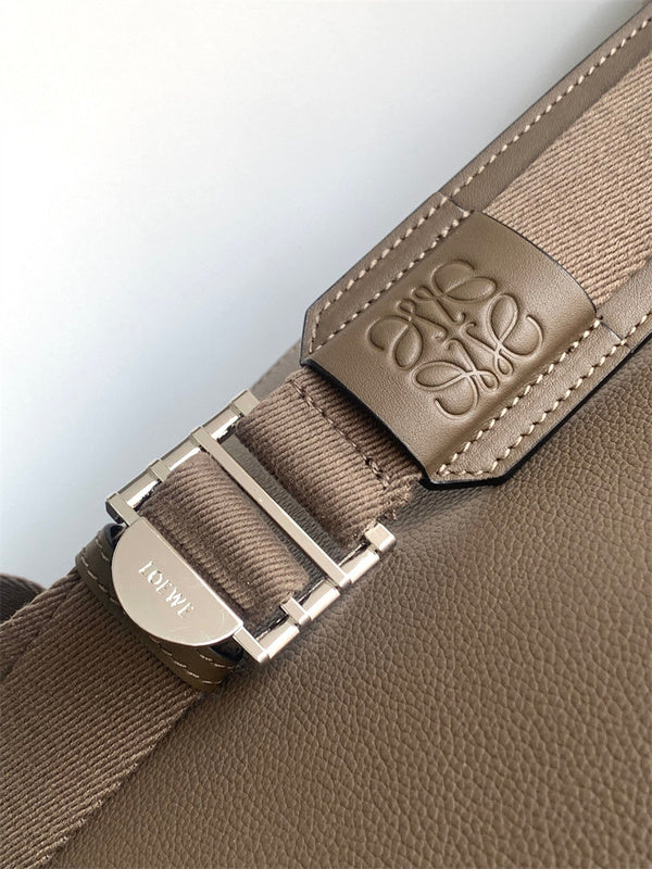 Ziva's Charm handbag – detail view (37cm*28cm*10cm)