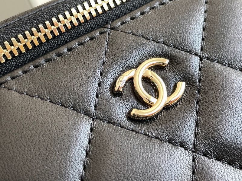 Zivas Charm Everyday Sophistication Designer Handbag (Versatile Style Statement) – Lifestyle Shot