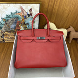  chic crossbody bag styled with outfit