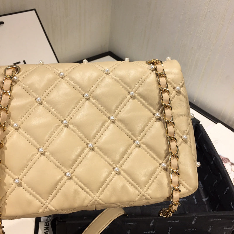 Zivas Charm Refined Structure Fashion Handbag (Modern Wardrobe Staple) – Close-Up Detail