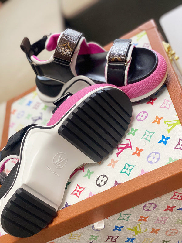 Styling view of Louis Vuitton luxury piece style No.120