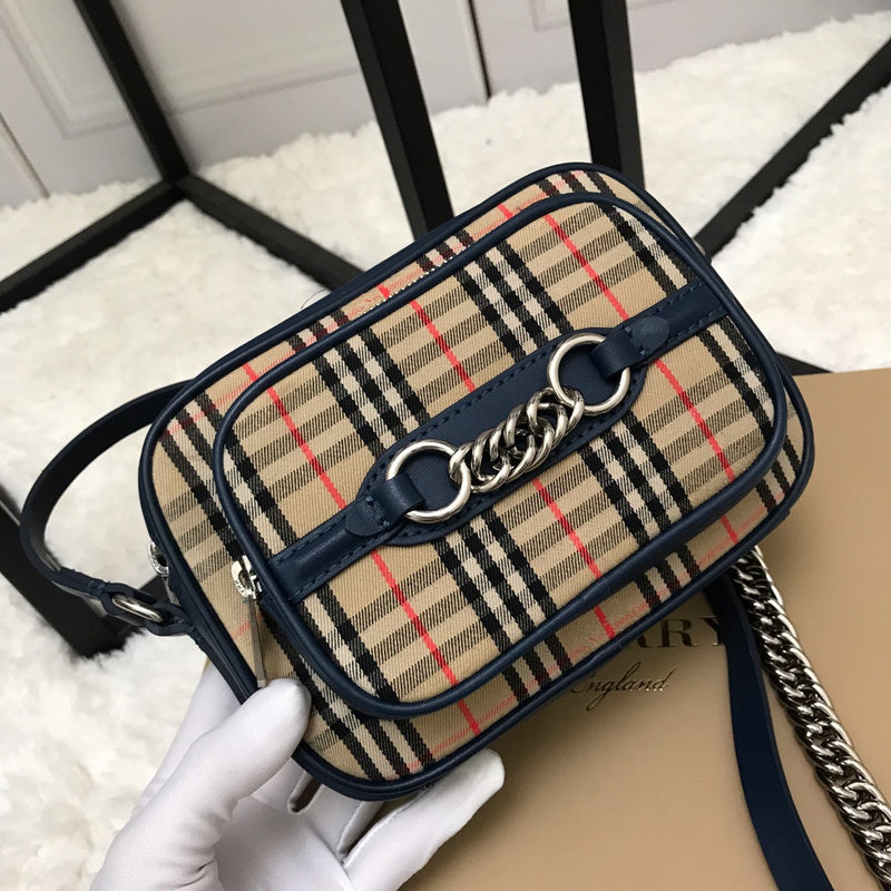 Ziva's Charm handbag – front view (one versatile size)