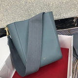 Side profile of modern premium women's handbag – women's luxury accessory