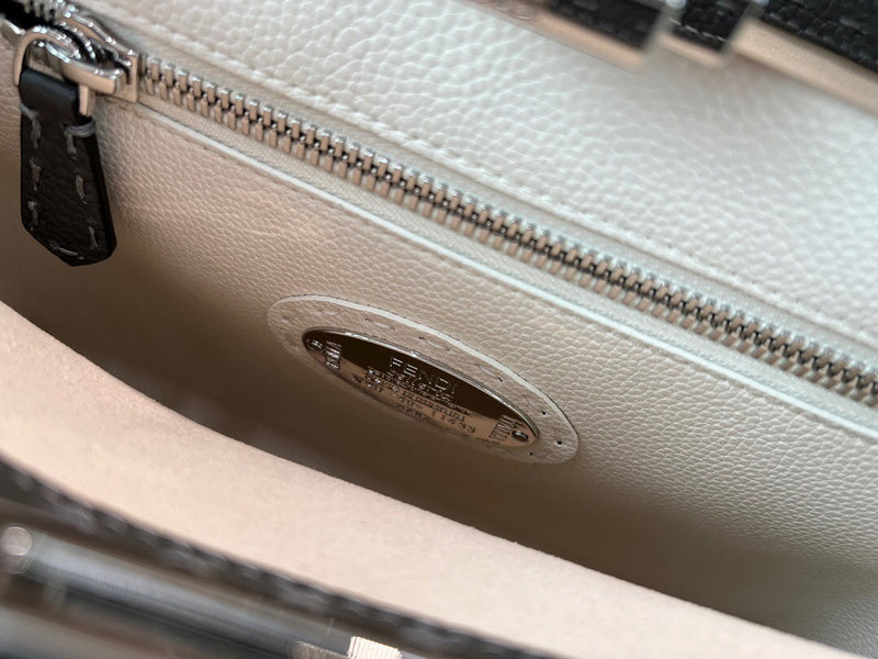 Ziva's Charm handbag – close-up view (23cm*12cm*8cm)